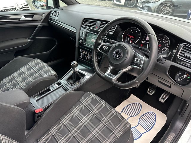 2016 VOLKSWAGEN GOLF 2.0 TDI BlueMotion Tech GTD Hatchback 5dr Diesel Manual Euro 6 (s/s) (184 ps) - Photo 10
