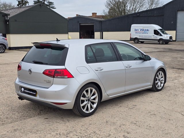 2013 VOLKSWAGEN GOLF 2.0 TDI BlueMotion Tech GT Hatchback 5dr Diesel Manual Euro 5 (s/s) (150 ps) - Photo 3