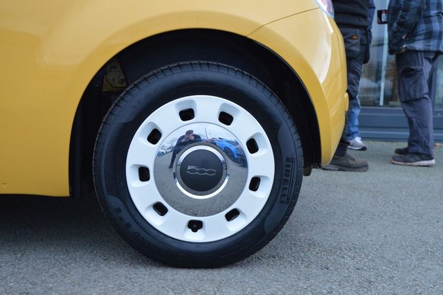 2014 FIAT 500 1.2 Colour Therapy Hatchback 3dr Petrol Manual Euro 6 (s/s) (69 bhp) - Photo 12