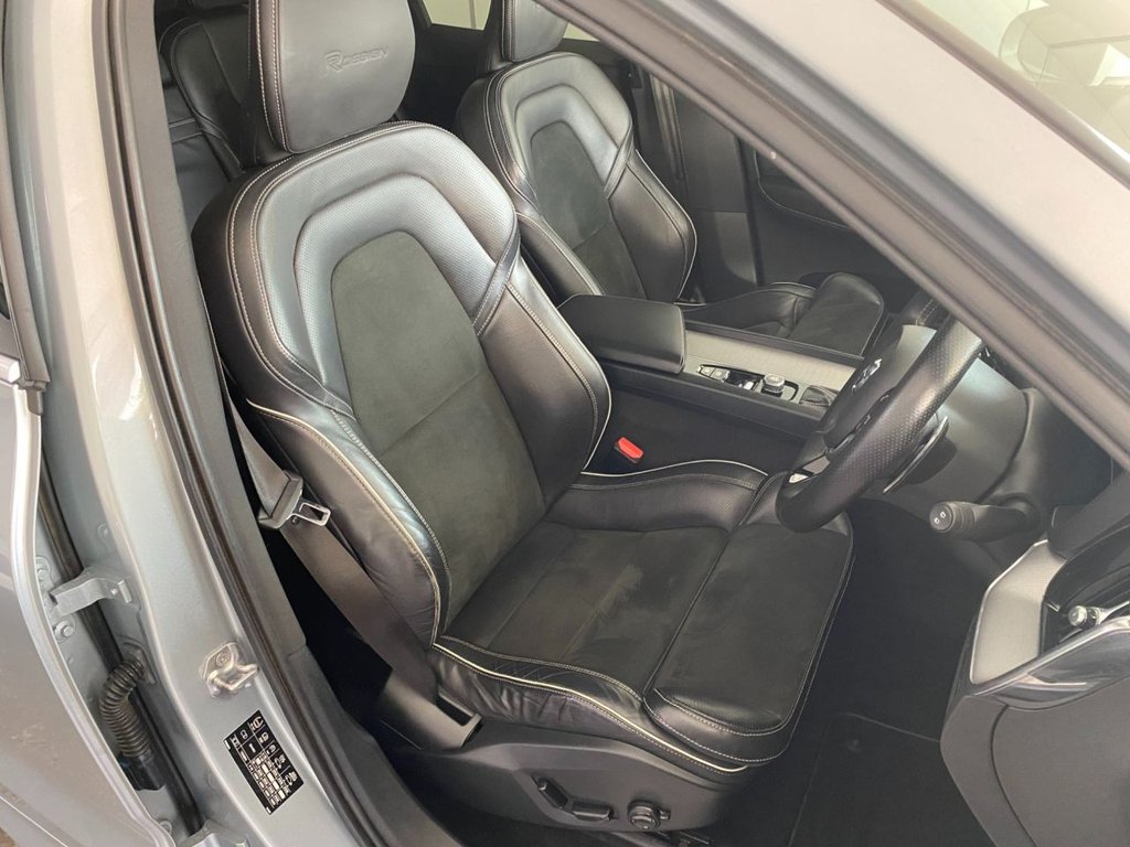 USED 2019 19 VOLVO XC60 2.0 D5 PowerPulse R-Design Pro SUV 5dr Diesel Auto AWD Euro 6 (s/s) (235 ps) HEATED SEATES, NAVIGATION, DAB