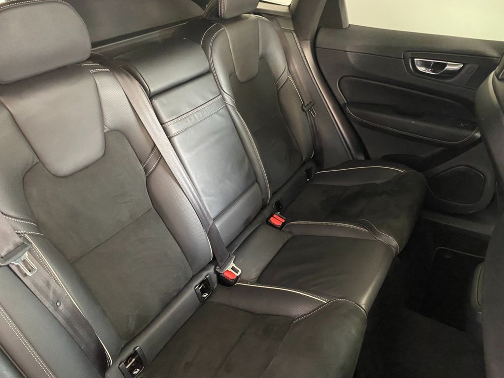 USED 2019 19 VOLVO XC60 2.0 D5 PowerPulse R-Design Pro SUV 5dr Diesel Auto AWD Euro 6 (s/s) (235 ps) HEATED SEATES, NAVIGATION, DAB