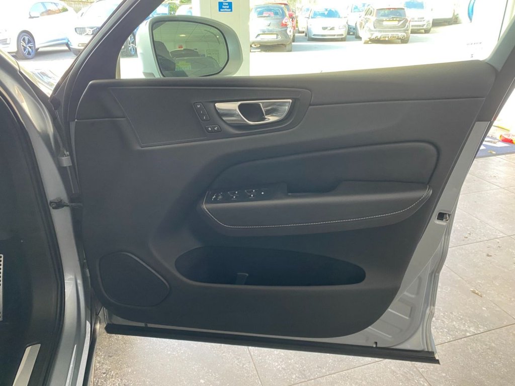 USED 2019 19 VOLVO XC60 2.0 D5 PowerPulse R-Design Pro SUV 5dr Diesel Auto AWD Euro 6 (s/s) (235 ps) HEATED SEATES, NAVIGATION, DAB