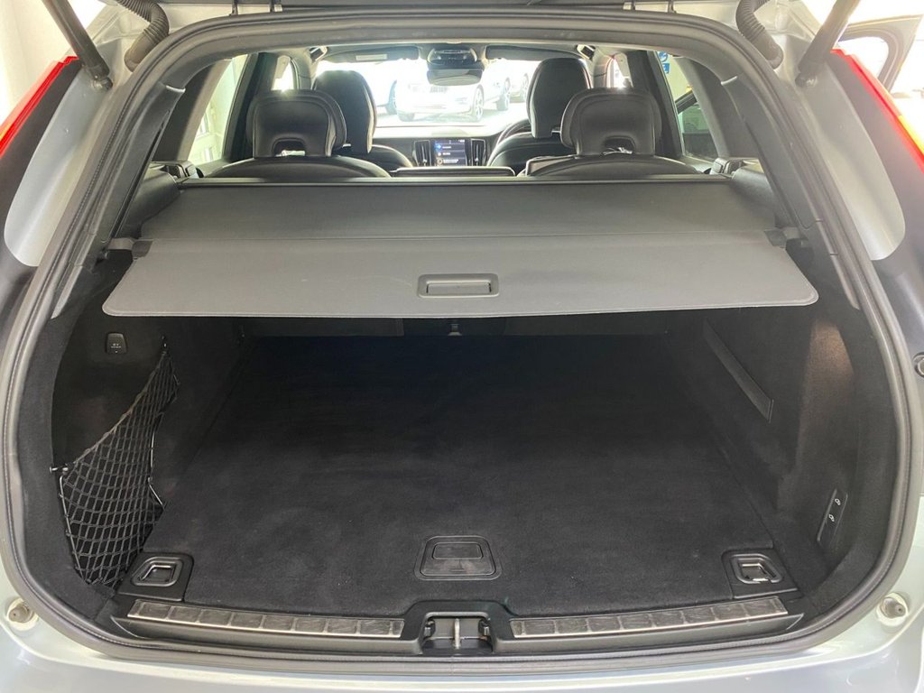 USED 2019 19 VOLVO XC60 2.0 D5 PowerPulse R-Design Pro SUV 5dr Diesel Auto AWD Euro 6 (s/s) (235 ps) HEATED SEATES, NAVIGATION, DAB