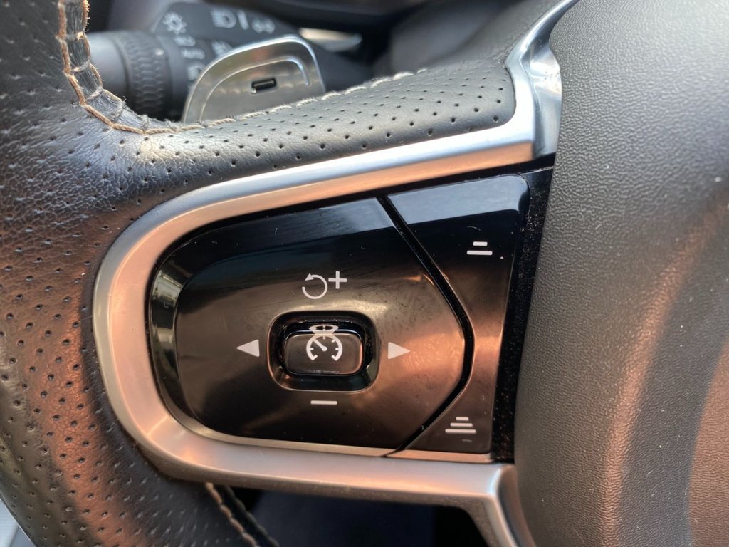 USED 2019 19 VOLVO XC60 2.0 D5 PowerPulse R-Design Pro SUV 5dr Diesel Auto AWD Euro 6 (s/s) (235 ps) HEATED SEATES, NAVIGATION, DAB