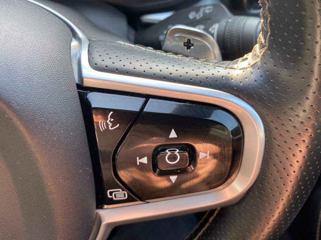 USED 2019 19 VOLVO XC60 2.0 D5 PowerPulse R-Design Pro SUV 5dr Diesel Auto AWD Euro 6 (s/s) (235 ps) HEATED SEATES, NAVIGATION, DAB