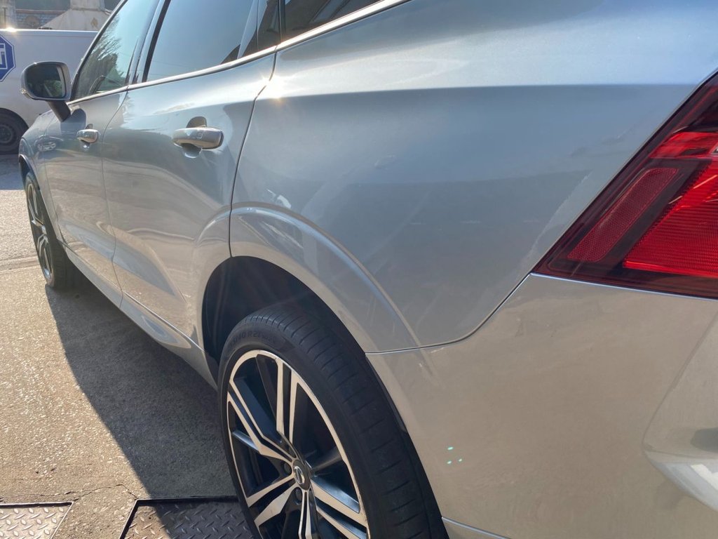 USED 2019 19 VOLVO XC60 2.0 D5 PowerPulse R-Design Pro SUV 5dr Diesel Auto AWD Euro 6 (s/s) (235 ps) HEATED SEATES, NAVIGATION, DAB
