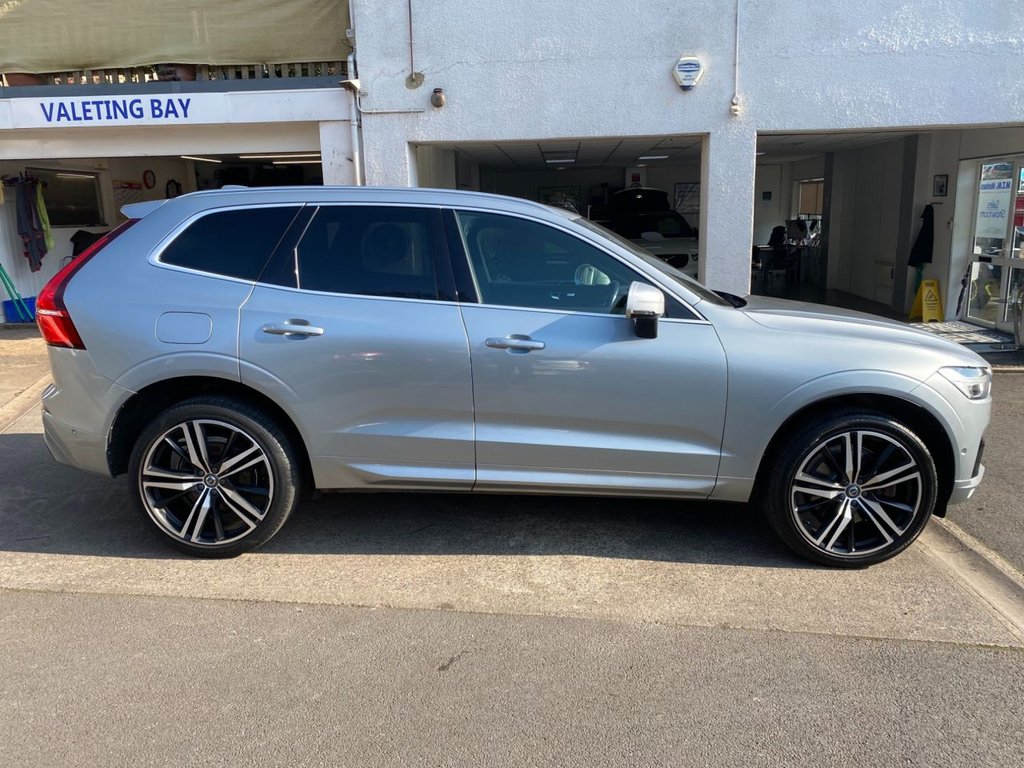 USED 2019 19 VOLVO XC60 2.0 D5 PowerPulse R-Design Pro SUV 5dr Diesel Auto AWD Euro 6 (s/s) (235 ps) HEATED SEATES, NAVIGATION, DAB