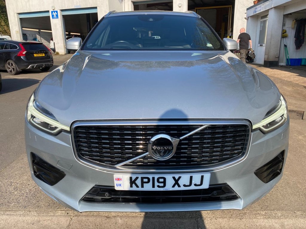 USED 2019 19 VOLVO XC60 2.0 D5 PowerPulse R-Design Pro SUV 5dr Diesel Auto AWD Euro 6 (s/s) (235 ps) HEATED SEATES, NAVIGATION, DAB