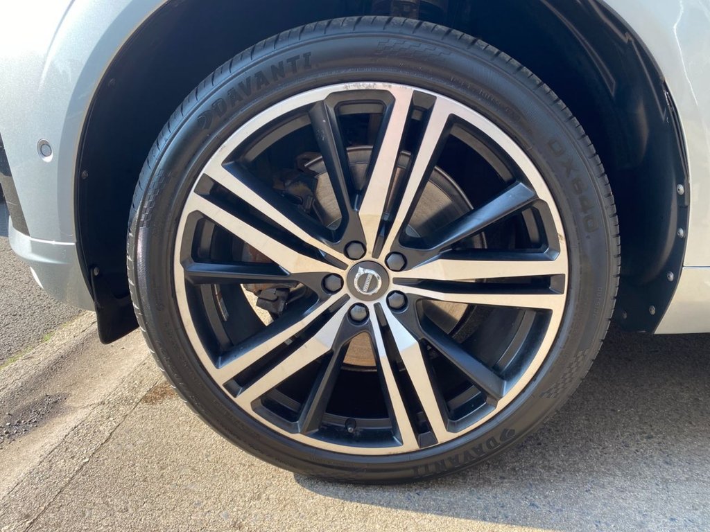 USED 2019 19 VOLVO XC60 2.0 D5 PowerPulse R-Design Pro SUV 5dr Diesel Auto AWD Euro 6 (s/s) (235 ps) HEATED SEATES, NAVIGATION, DAB