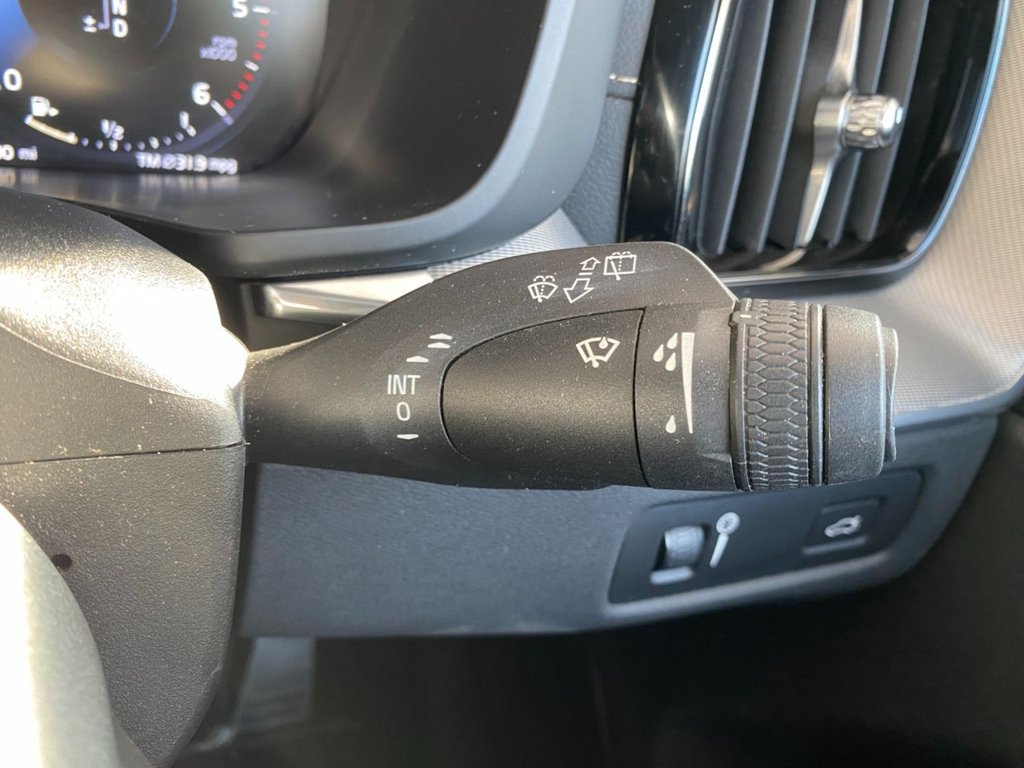 USED 2019 19 VOLVO XC60 2.0 D5 PowerPulse R-Design Pro SUV 5dr Diesel Auto AWD Euro 6 (s/s) (235 ps) HEATED SEATES, NAVIGATION, DAB