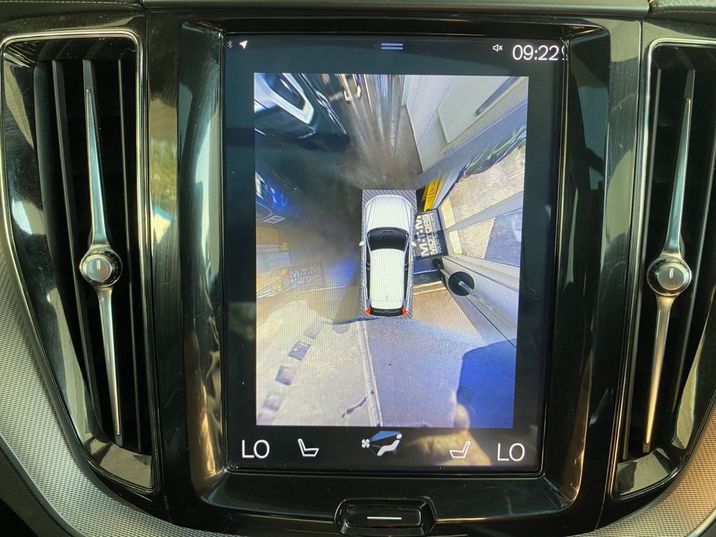USED 2019 19 VOLVO XC60 2.0 D5 PowerPulse R-Design Pro SUV 5dr Diesel Auto AWD Euro 6 (s/s) (235 ps) HEATED SEATES, NAVIGATION, DAB