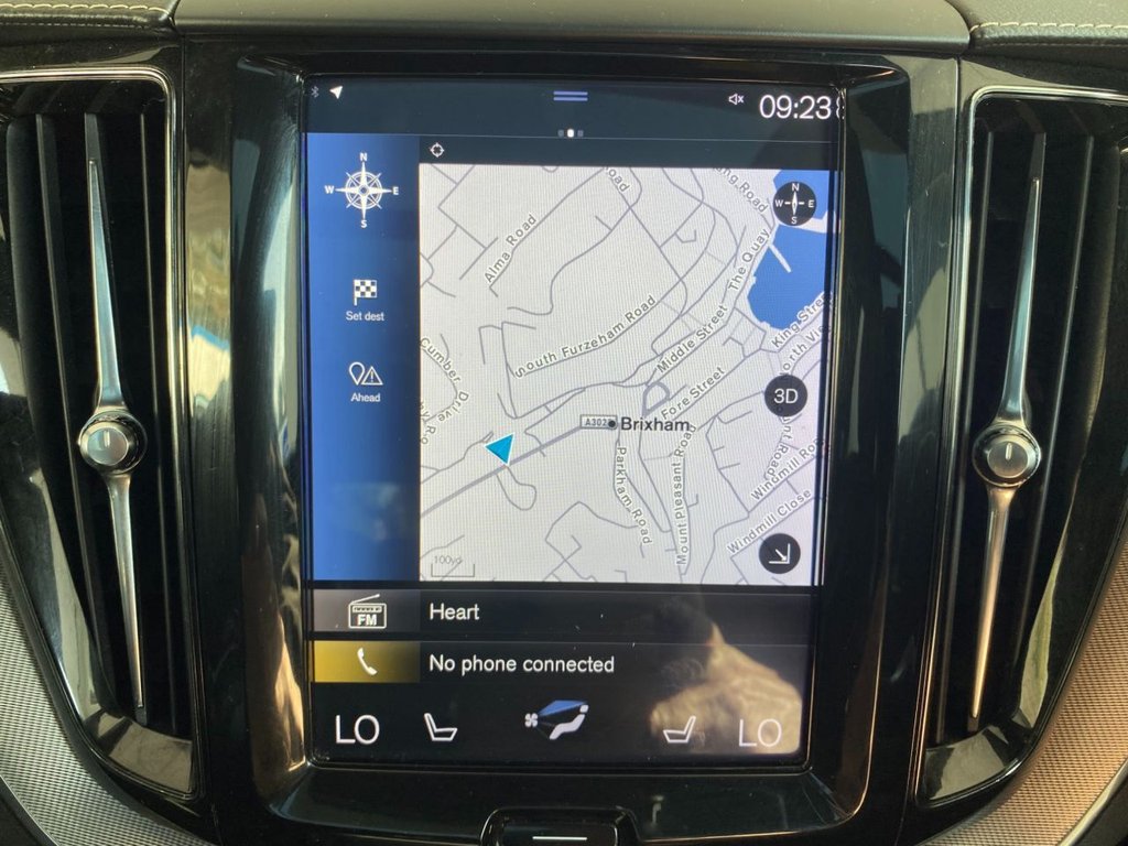 USED 2019 19 VOLVO XC60 2.0 D5 PowerPulse R-Design Pro SUV 5dr Diesel Auto AWD Euro 6 (s/s) (235 ps) HEATED SEATES, NAVIGATION, DAB