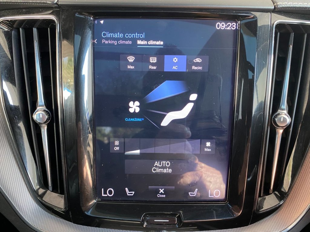 USED 2019 19 VOLVO XC60 2.0 D5 PowerPulse R-Design Pro SUV 5dr Diesel Auto AWD Euro 6 (s/s) (235 ps) HEATED SEATES, NAVIGATION, DAB