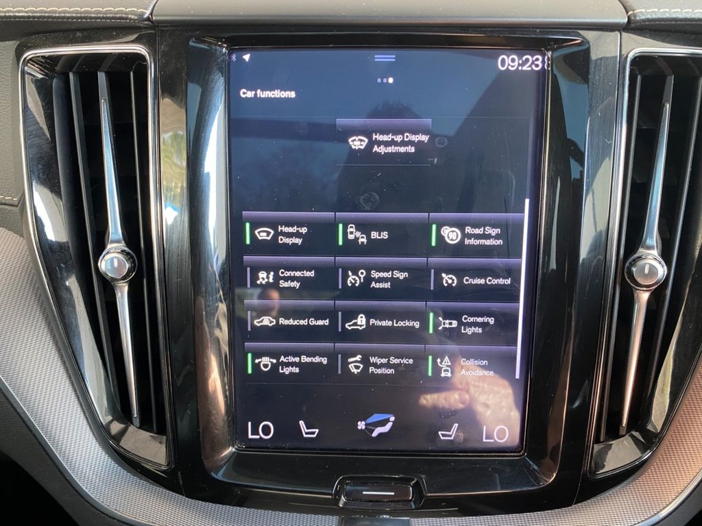 USED 2019 19 VOLVO XC60 2.0 D5 PowerPulse R-Design Pro SUV 5dr Diesel Auto AWD Euro 6 (s/s) (235 ps) HEATED SEATES, NAVIGATION, DAB