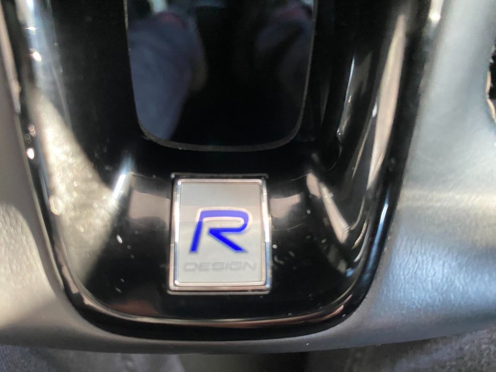 USED 2019 19 VOLVO XC60 2.0 D5 PowerPulse R-Design Pro SUV 5dr Diesel Auto AWD Euro 6 (s/s) (235 ps) HEATED SEATES, NAVIGATION, DAB
