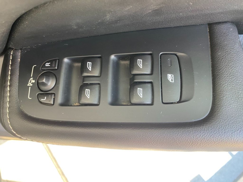 USED 2019 19 VOLVO XC60 2.0 D5 PowerPulse R-Design Pro SUV 5dr Diesel Auto AWD Euro 6 (s/s) (235 ps) HEATED SEATES, NAVIGATION, DAB