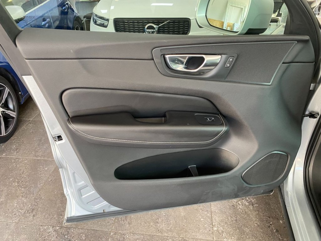 USED 2019 19 VOLVO XC60 2.0 D5 PowerPulse R-Design Pro SUV 5dr Diesel Auto AWD Euro 6 (s/s) (235 ps) HEATED SEATES, NAVIGATION, DAB