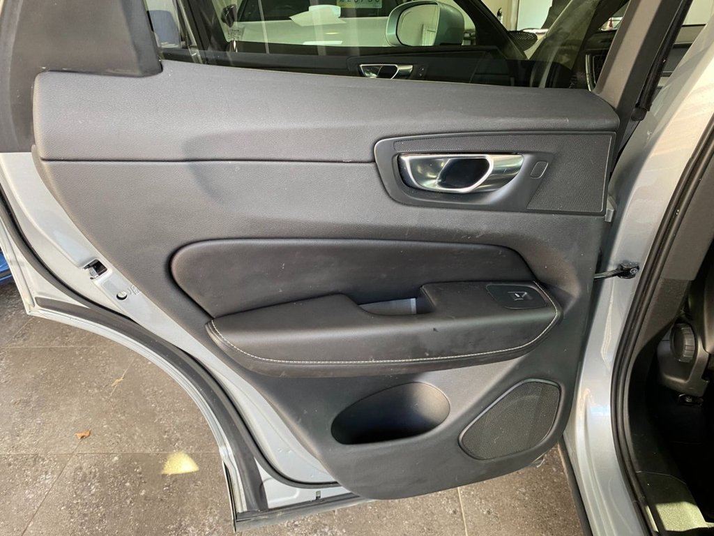 USED 2019 19 VOLVO XC60 2.0 D5 PowerPulse R-Design Pro SUV 5dr Diesel Auto AWD Euro 6 (s/s) (235 ps) HEATED SEATES, NAVIGATION, DAB