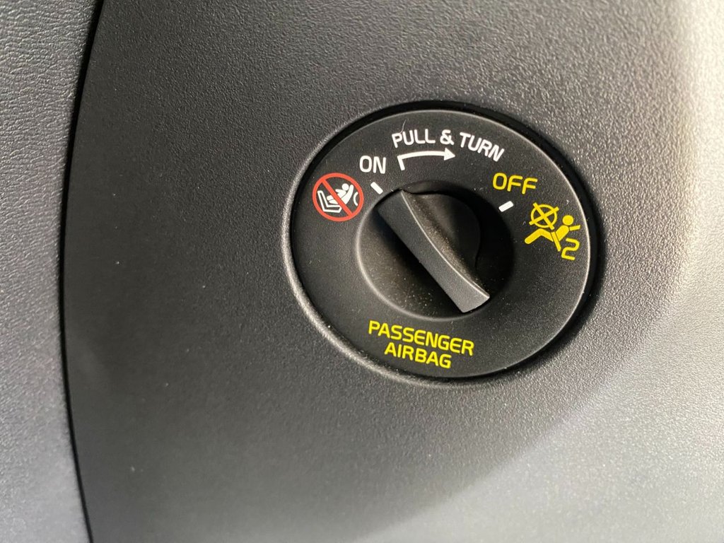 USED 2019 19 VOLVO XC60 2.0 D5 PowerPulse R-Design Pro SUV 5dr Diesel Auto AWD Euro 6 (s/s) (235 ps) HEATED SEATES, NAVIGATION, DAB