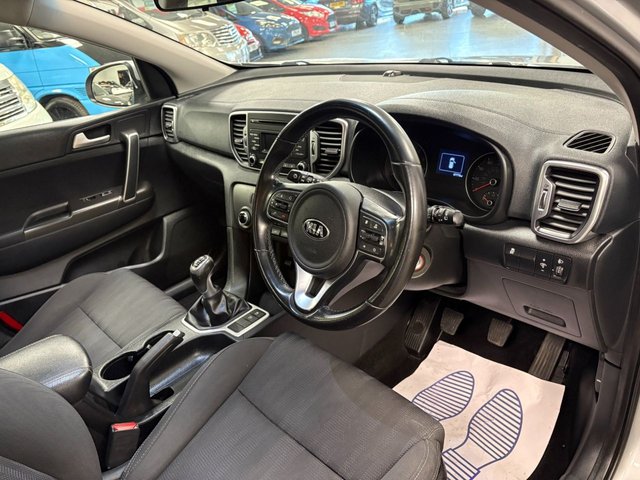 2018 KIA SPORTAGE - Photo 2