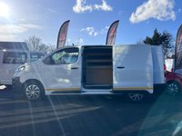 USED 2022 72 VAUXHALL VIVARO 1.5 Turbo D 2900 Dynamic Panel Van 6dr Diesel Manual L2 H1 Euro 6 (s/s) (100 ps) SENSORS/TOUCHSCREEN/CARPLAY/3 SEATS