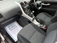 USED 2010 10 TOYOTA AURIS 1.6 Auris TR Valvematic 5dr Climate Control