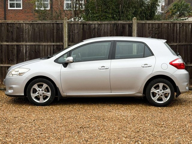 2010 Toyota Auris - Photo 10