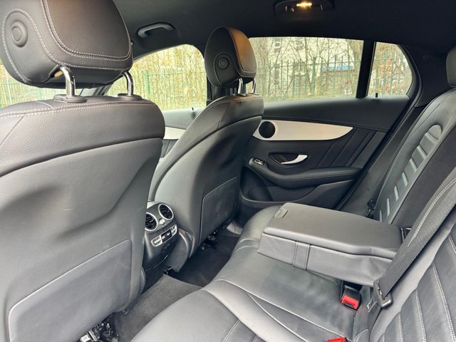 2022 Mercedes-Benz Glc 2L Amg Line 5dr - Photo 11