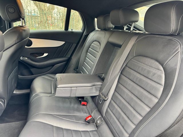 2022 Mercedes-Benz Glc 2L Amg Line 5dr - Photo 12
