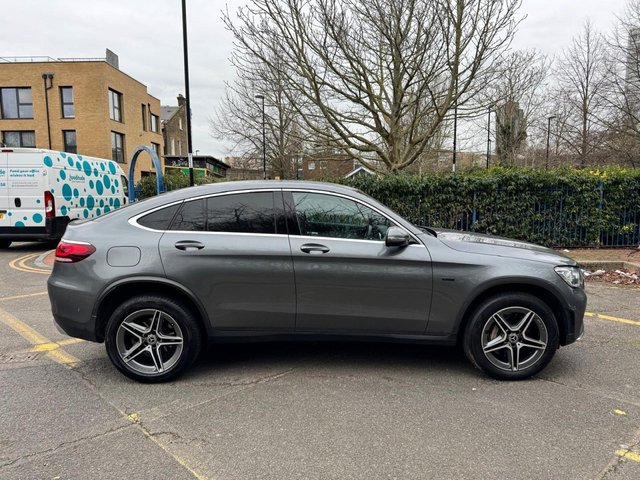 2022 Mercedes-Benz Glc 2L Amg Line 5dr - Photo 10