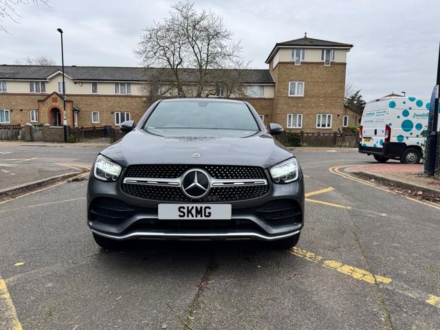 2022 Mercedes-Benz Glc 2L Amg Line 5dr - Photo 2