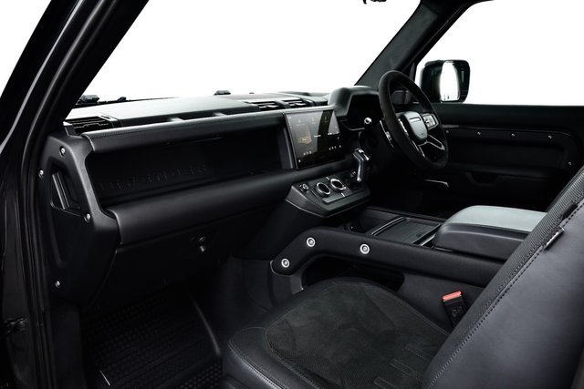 USED 2021 21 LAND ROVER DEFENDER 90 5.0 P525 V8 SUV 3dr Petrol Auto 4WD Euro 6 (s/s) (525 ps) Bespoke | ED/Towbar | PanRoof