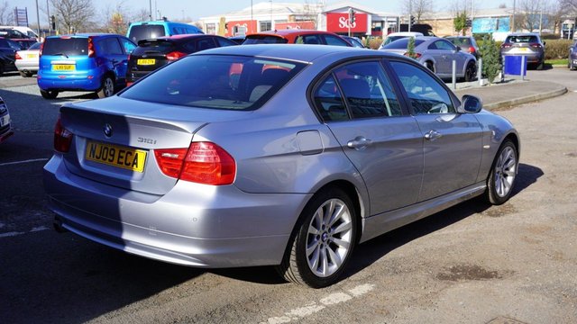 2009 BMW 3 SERIES 2.0 318i SE Saloon 4dr Petrol Manual Euro 4 (143 ps) - Photo 8