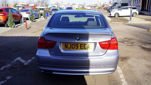 2009 BMW 3 SERIES 2.0 318i SE Saloon 4dr Petrol Manual Euro 4 (143 ps) - Photo 9