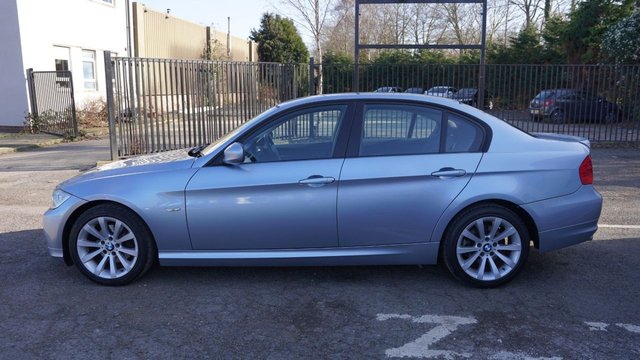 2009 BMW 3 SERIES 2.0 318i SE Saloon 4dr Petrol Manual Euro 4 (143 ps) - Photo 3