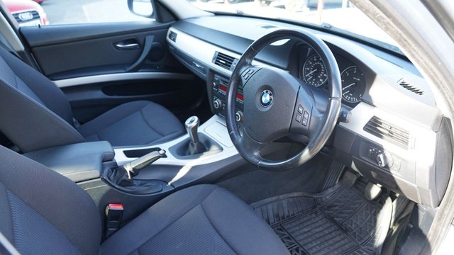 2009 BMW 3 SERIES 2.0 318i SE Saloon 4dr Petrol Manual Euro 4 (143 ps) - Photo 2
