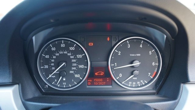 2009 BMW 3 SERIES 2.0 318i SE Saloon 4dr Petrol Manual Euro 4 (143 ps) - Photo 12