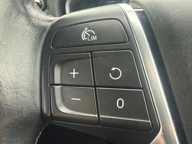 2015 Volvo V40 2L R-Design Nav 5dr - Photo 12