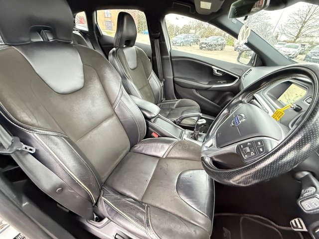 2015 Volvo V40 2L R-Design Nav 5dr - Photo 3