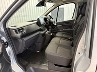 USED 2024 24 RENAULT TRAFIC 2.0 DCI 170 BHP LL30 L2 H1 SPORT 9 SEATER MINIBUS AUTOMATIC (EDC) (EURO 6) 