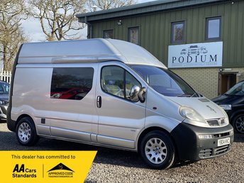 2004 VAUXHALL VIVARO