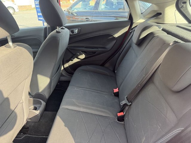 2015 Ford Fiesta 1.3L Style 5dr - Photo 5