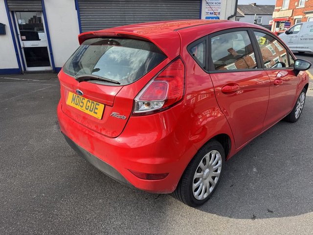 2015 Ford Fiesta 1.3L Style 5dr - Photo 8