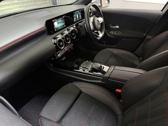 2020 MERCEDES-BENZ A-CLASS 1.3 A200 AMG Line Hatchback 5dr Petrol 7G-DCT Euro 6 (s/s) (163 ps) - Photo 2