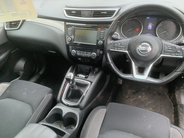 2019 NISSAN QASHQAI 1.3 DIG-T N-Connecta SUV 5dr Petrol Manual Euro 6 (s/s) (140 ps) - Photo 6