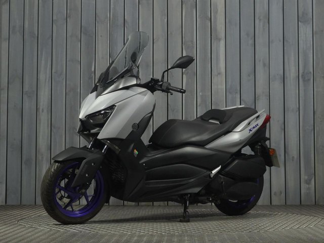 YAMAHA XMAX 300 at SuperBike Factory Trade