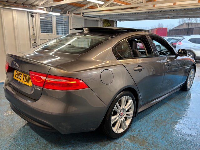 2016 Jaguar Xe 2L R-Sport 4dr - Photo 8