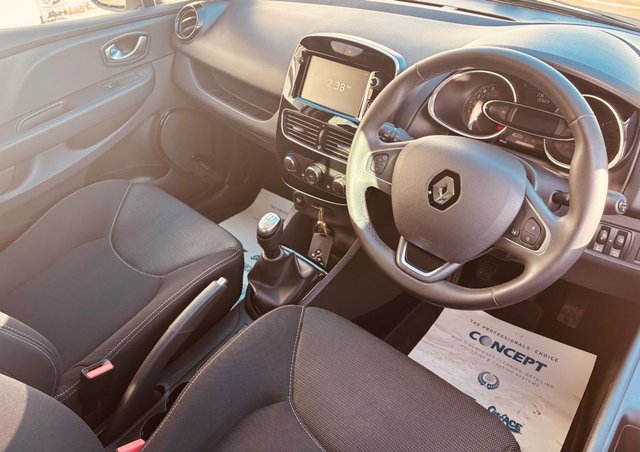 2019 RENAULT CLIO ICONIC - Photo 7