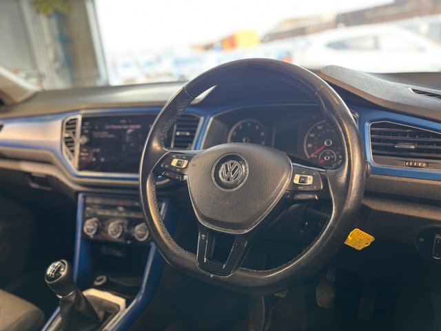 2019 Volkswagen T-Roc 1.5L Design 5dr - Photo 7