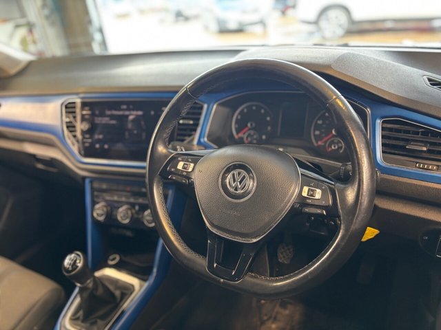 2019 Volkswagen T-Roc 1.5L Design 5dr - Photo 10